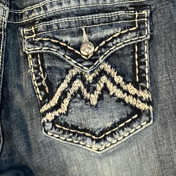 Miss Me Boyfriend Capri Distressed Jeans Size 31 Waist - Picture 7 of 16